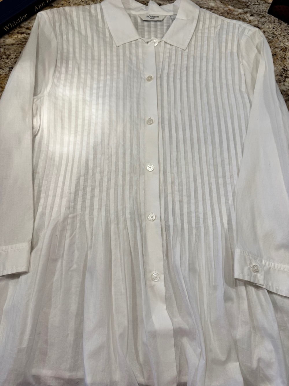 NWT WHITE Liz Claiborne button down shirt with vertical pleated detailingSize 12